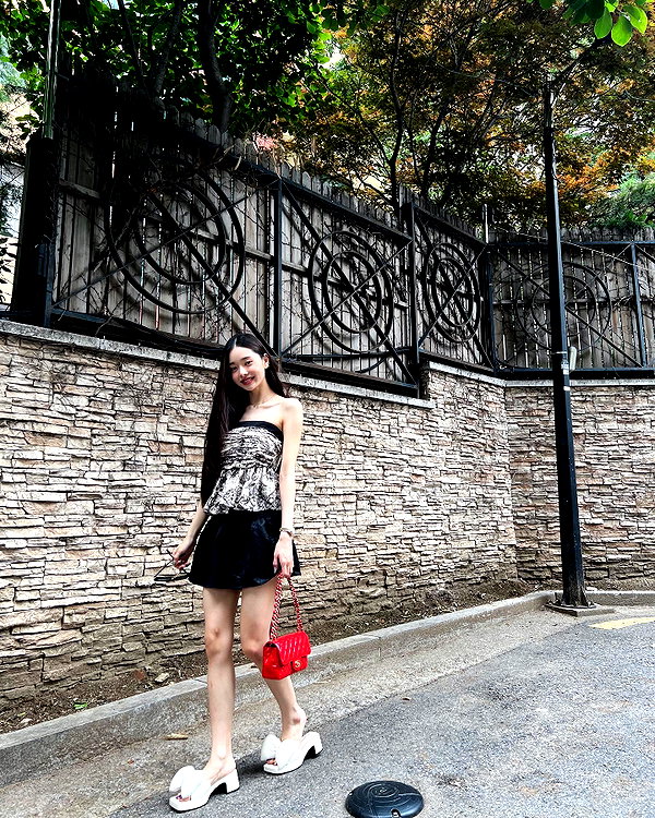 dear.zia instagram image archive image