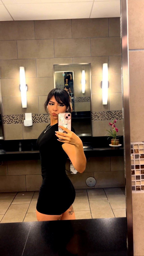 shay.la__ instagram image archive image