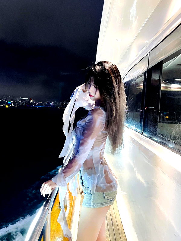 52._.0921 instagram image archive image