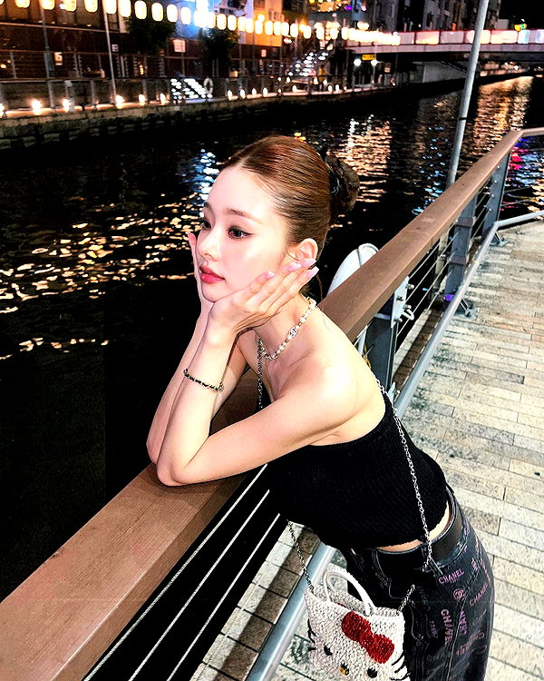 dear.zia instagram image archive image