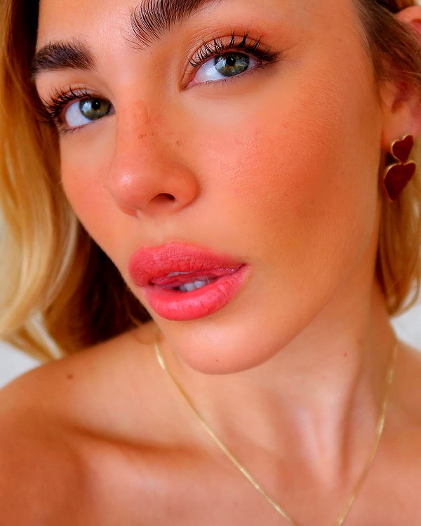 maya.keyy instagram image archive image
