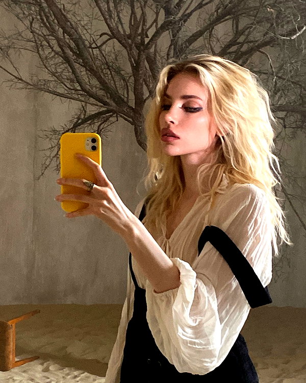 anya4everr instagram image archive image
