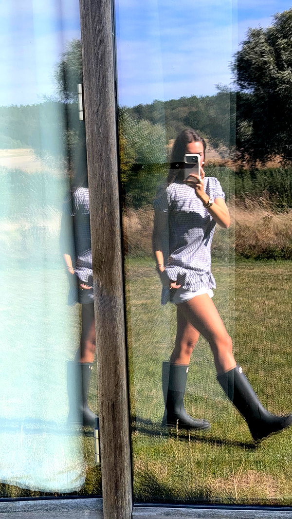emmaaurora instagram image archive image
