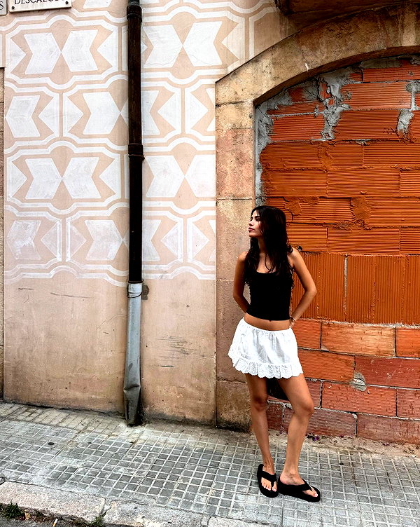 ainaratorneg instagram image archive image