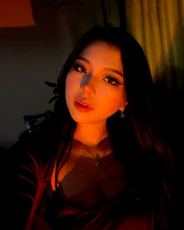 baddiesessence instagram image archive image