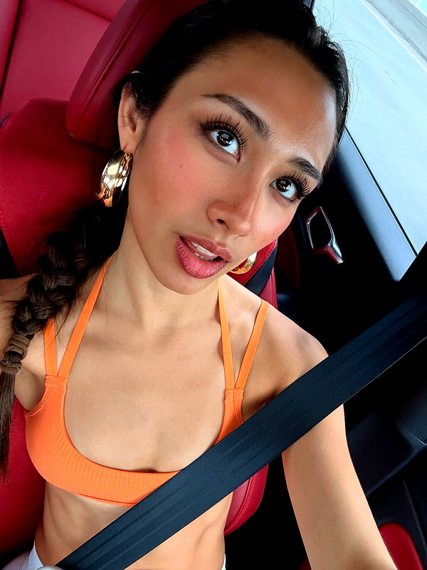 cait.knight instagram image archive image