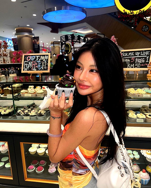 ll.lu1s instagram image archive image