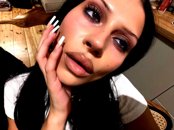 karolinaawasik instagram image archive image