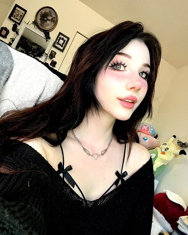 danielle.mercedie instagram image archive image