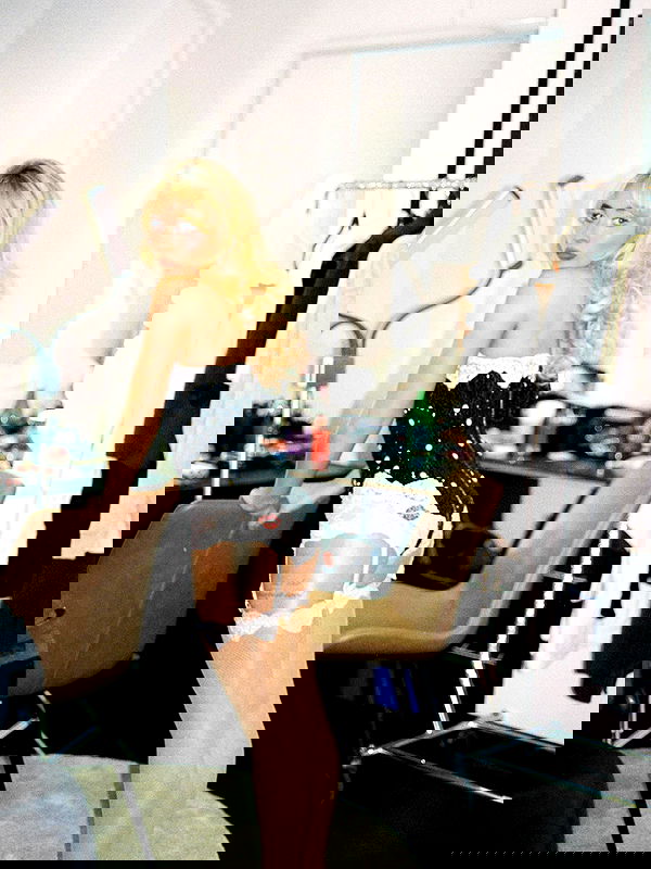 sabrinacarpenter sabrinacarpenter archive image