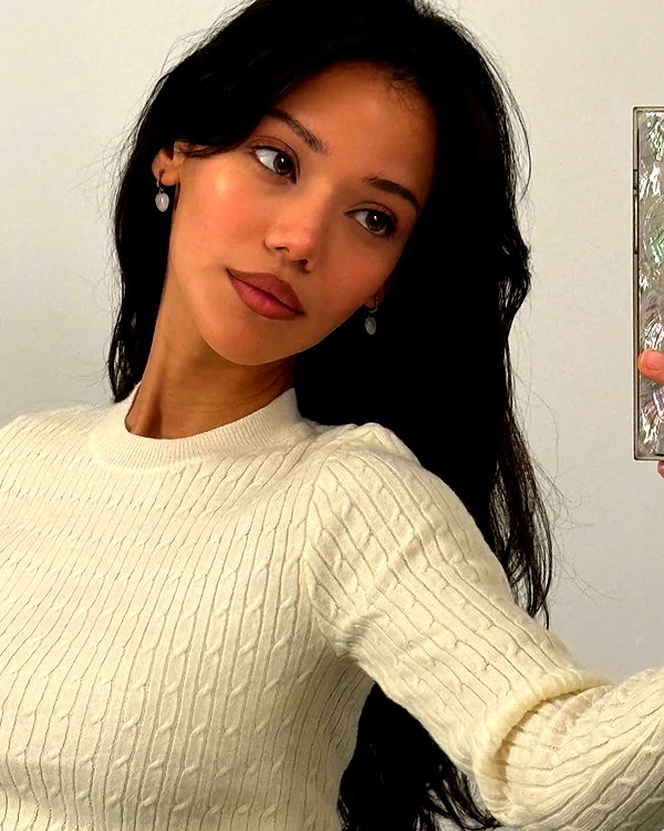 baddiesessence instagram image archive image
