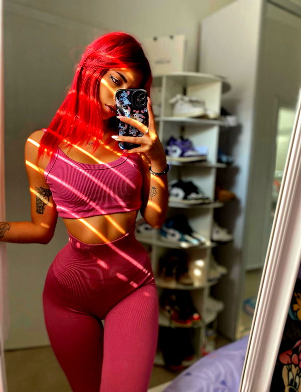 shanidahan7 instagram image archive image