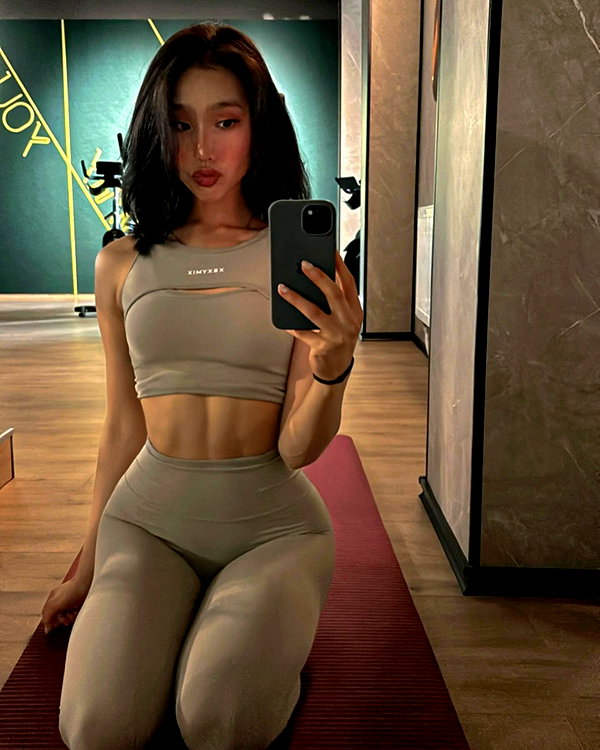 indra0102_ instagram image archive image
