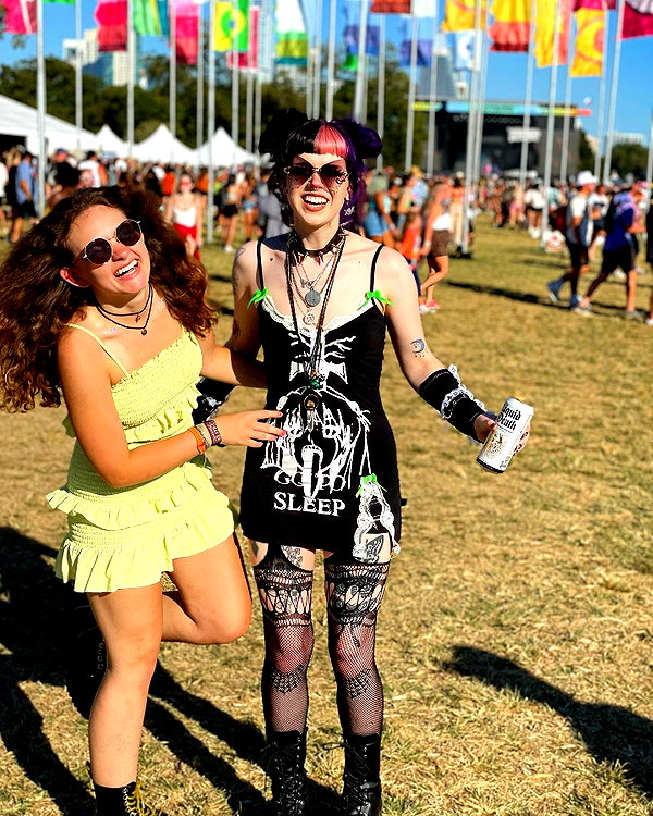 yeahimcaroline instagram image archive image