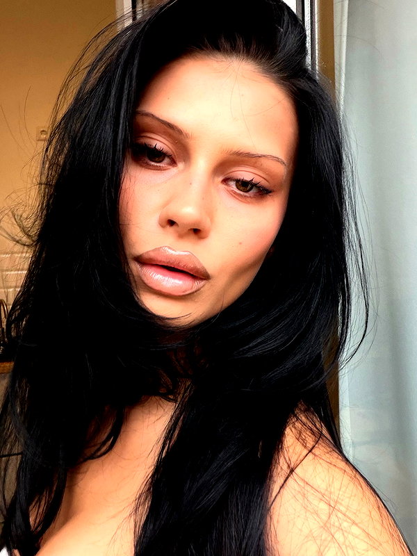 karolinaawasik instagram image archive image