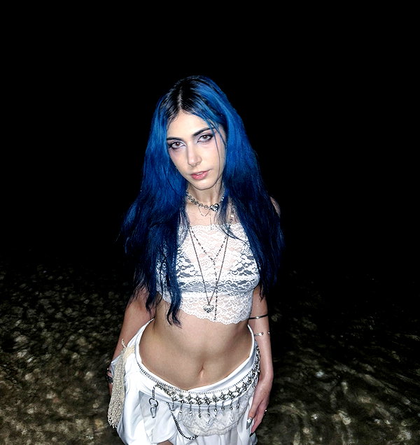ayash.hila instagram image archive image