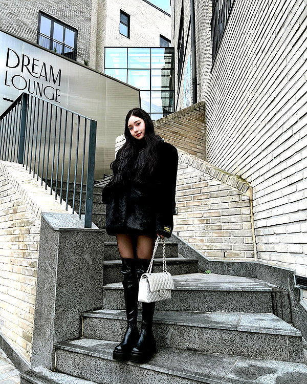 dear.zia instagram image archive image