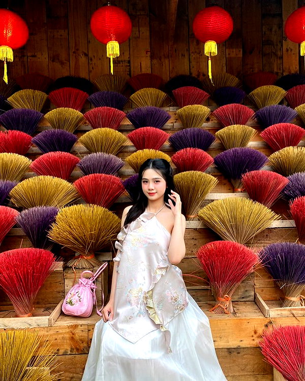 lyhythuedoxinh instagram image archive image