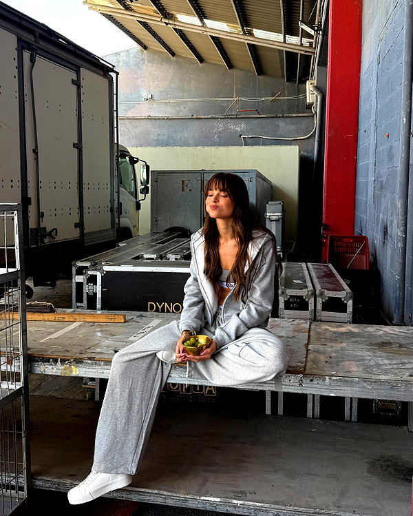 annazak12 instagram image archive image