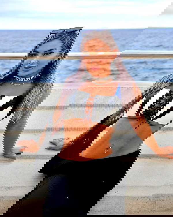 itshayleydavies itshayleydavies archive image