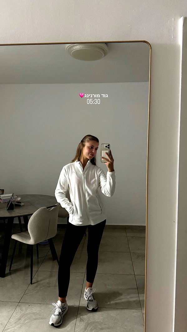 mishel_d_ instagram image archive image