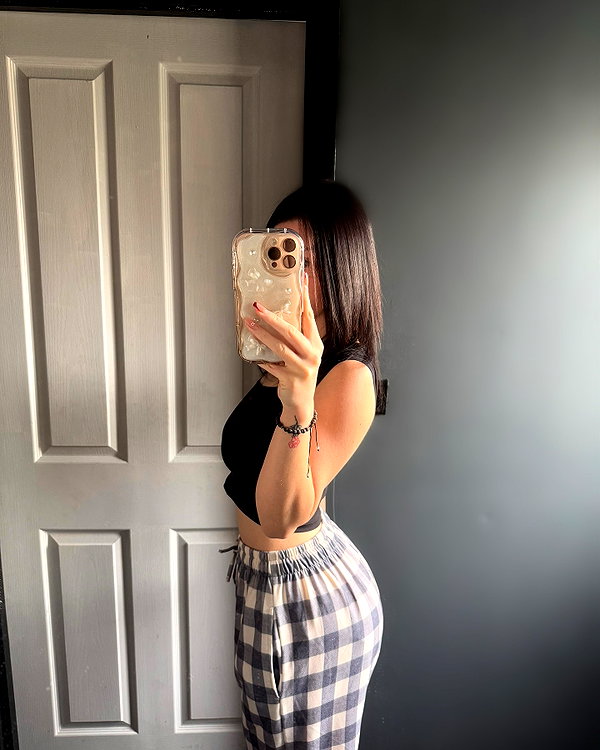elerievans123 instagram image archive image