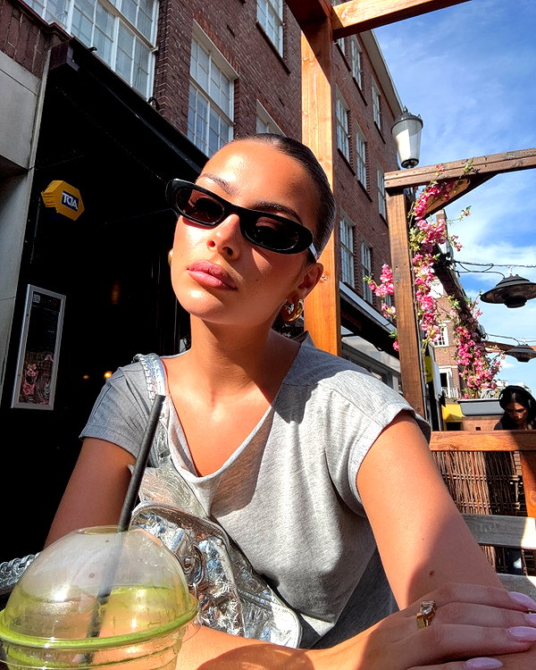 oliviaphillipps instagram image archive image