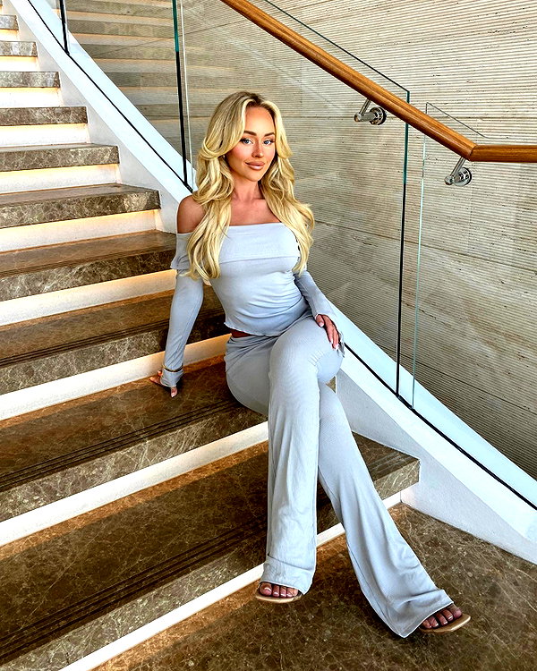 allieauton instagram image archive image