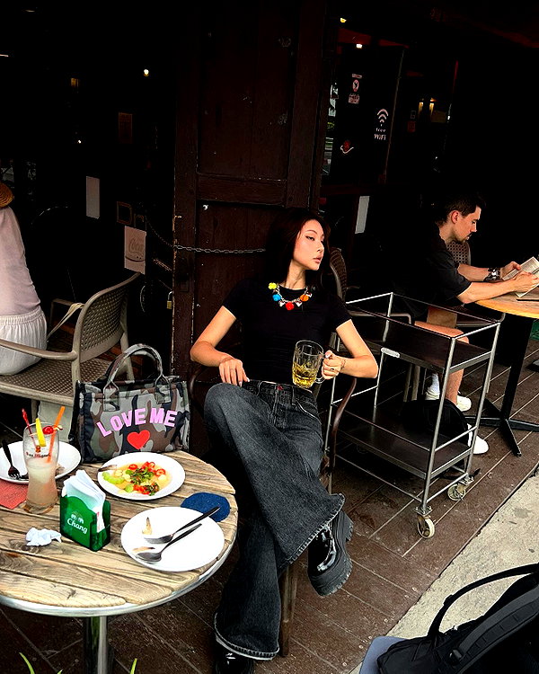 ll.lu1s instagram image archive image