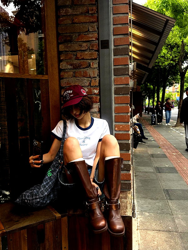 ll.lu1s instagram image archive image