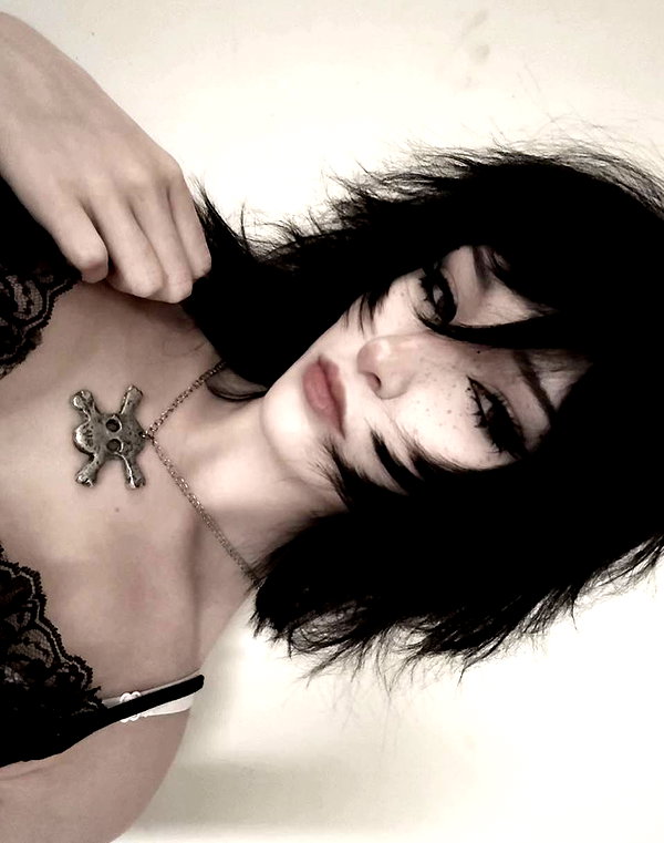 Archived image from @kk3tr1n4 on Instagram
