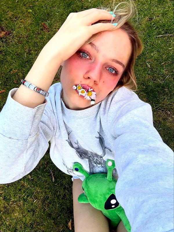 leni.bahr instagram image archive image