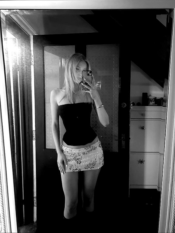 ellamwatts_ ellamwatts_ archive image