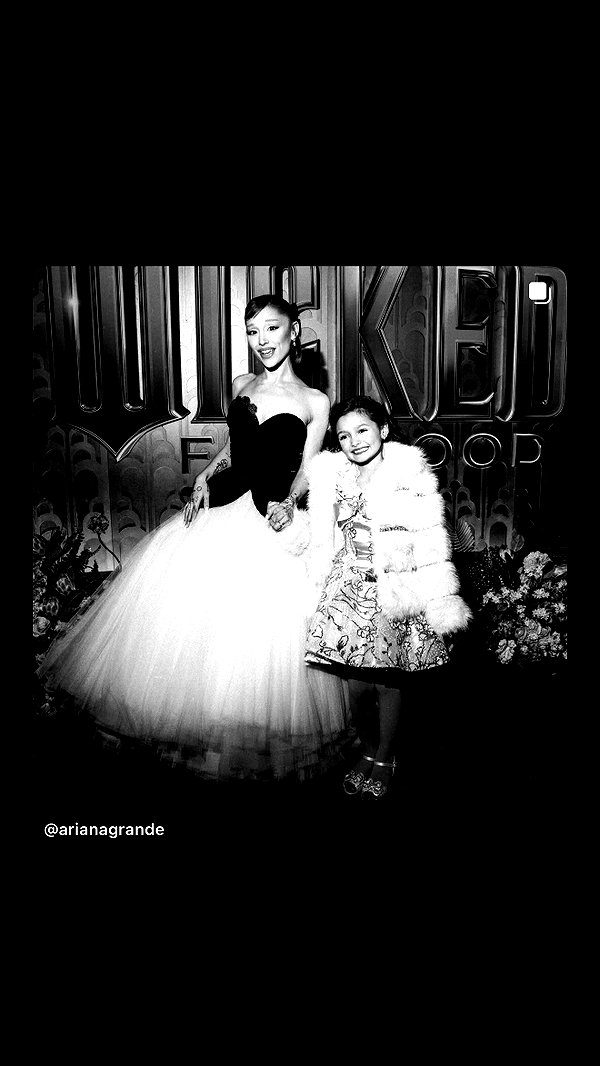 arianagrande instagram image archive image