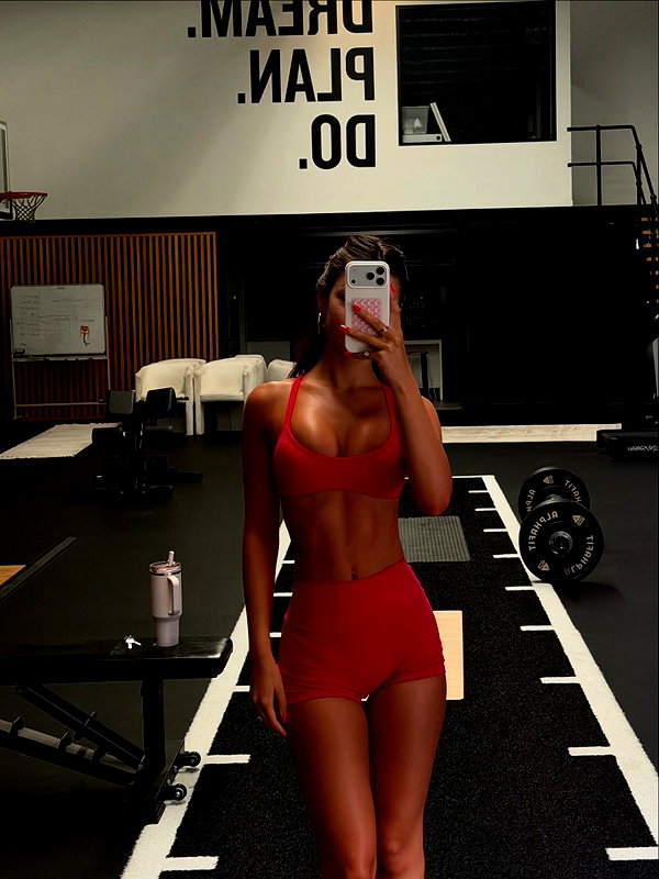 oliviaphillipps instagram image archive image