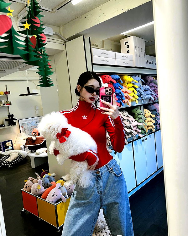 dear.zia instagram image archive image