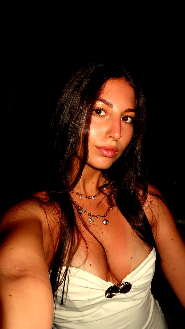 viki_dominev instagram image archive image