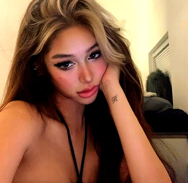 baddiesessence instagram image archive image