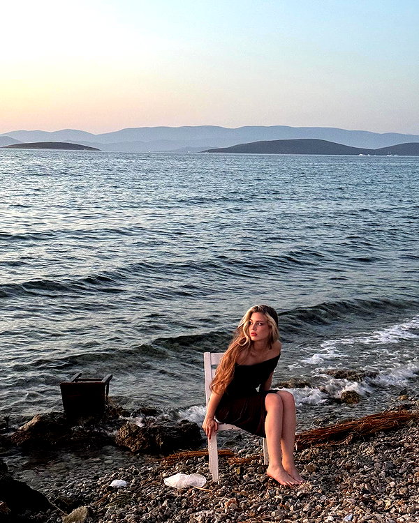 anna.utka22 instagram image archive image