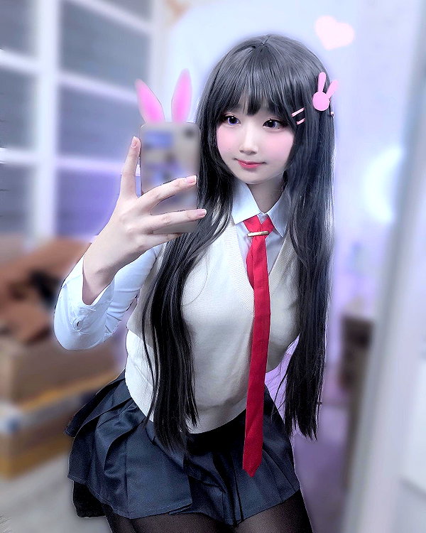purinn_cos instagram image archive image
