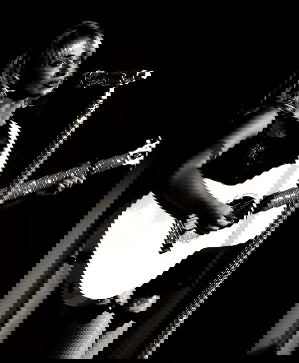 sabrinacarpenter sabrinacarpenter archive image