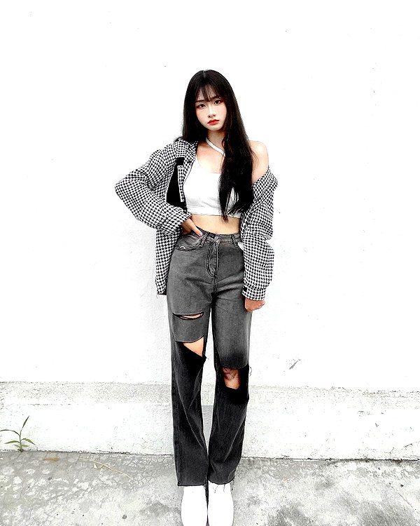 lai_931201 instagram image archive image