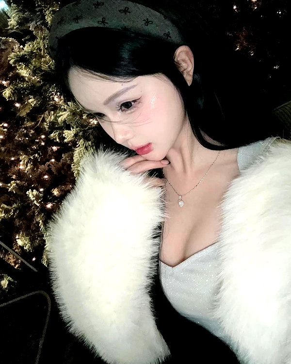 lyhythuedoxinh instagram image archive image