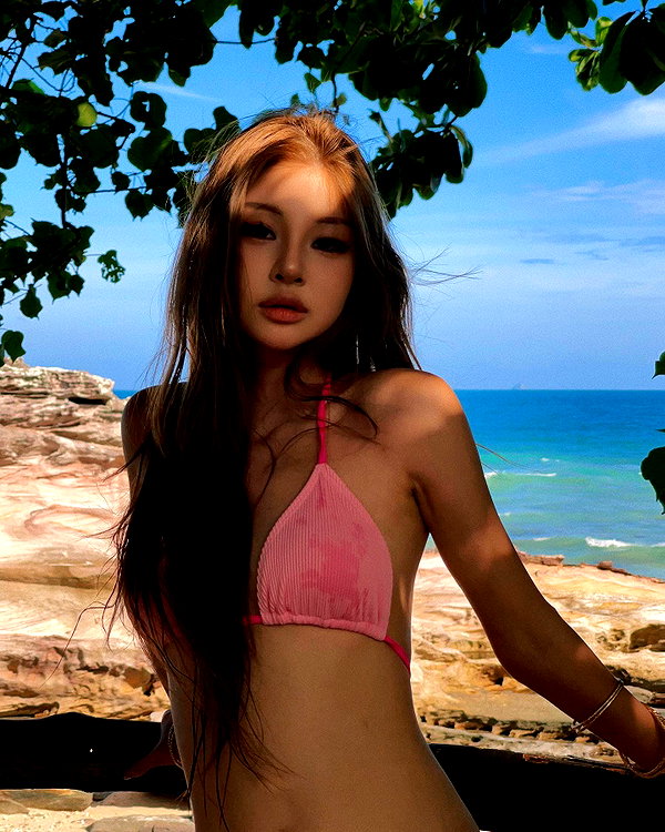 ll.lu1s instagram image archive image