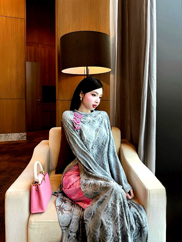 lyhythuedoxinh instagram image archive image