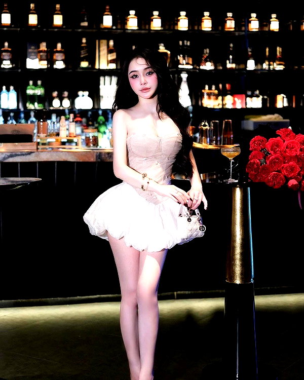 lyhythuedoxinh instagram image archive image