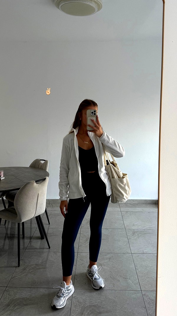 mishel_d_ instagram image archive image