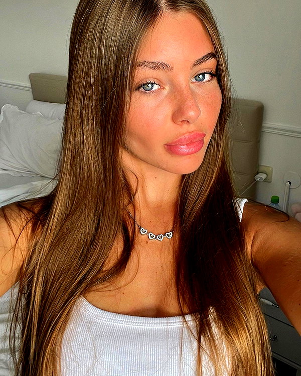 daniella_zeldis instagram image archive image