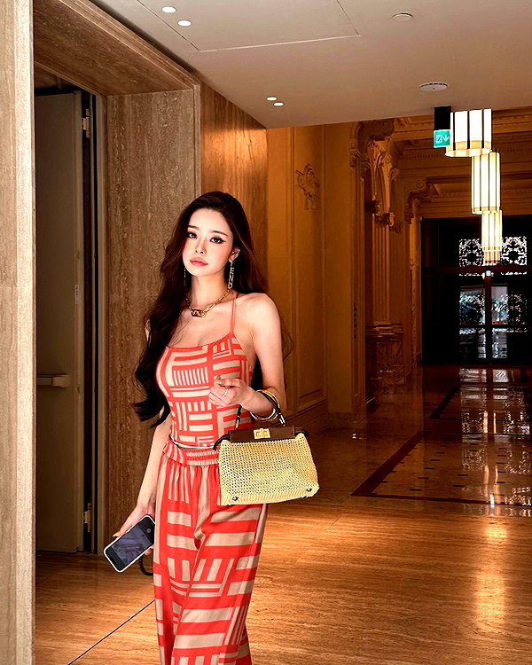dear.zia instagram image archive image