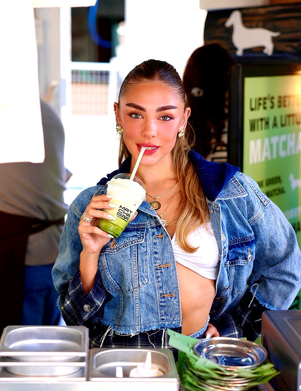 maya.keyy instagram image archive image